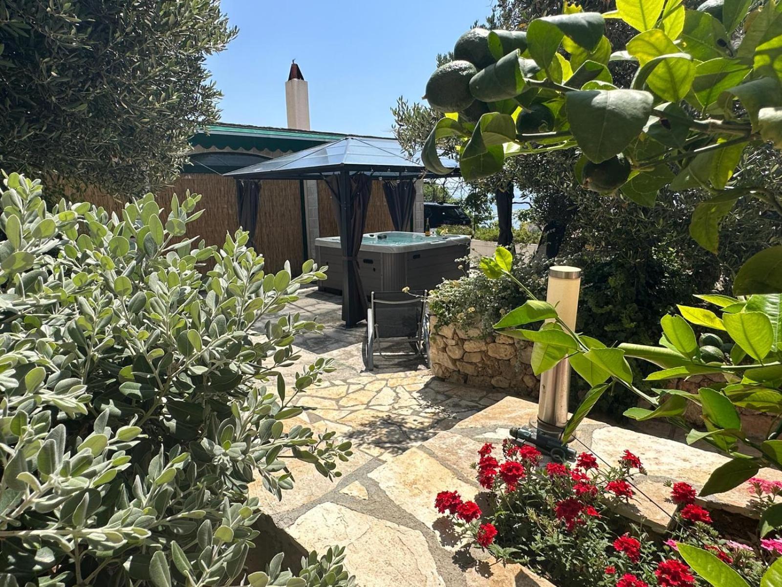 Vacation House Marin With Jacuzzi - Bol, Brac Exterior photo
